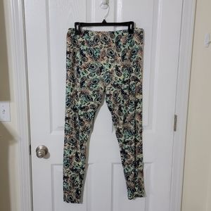 LuLaRoe Leggings Tall & Curvy